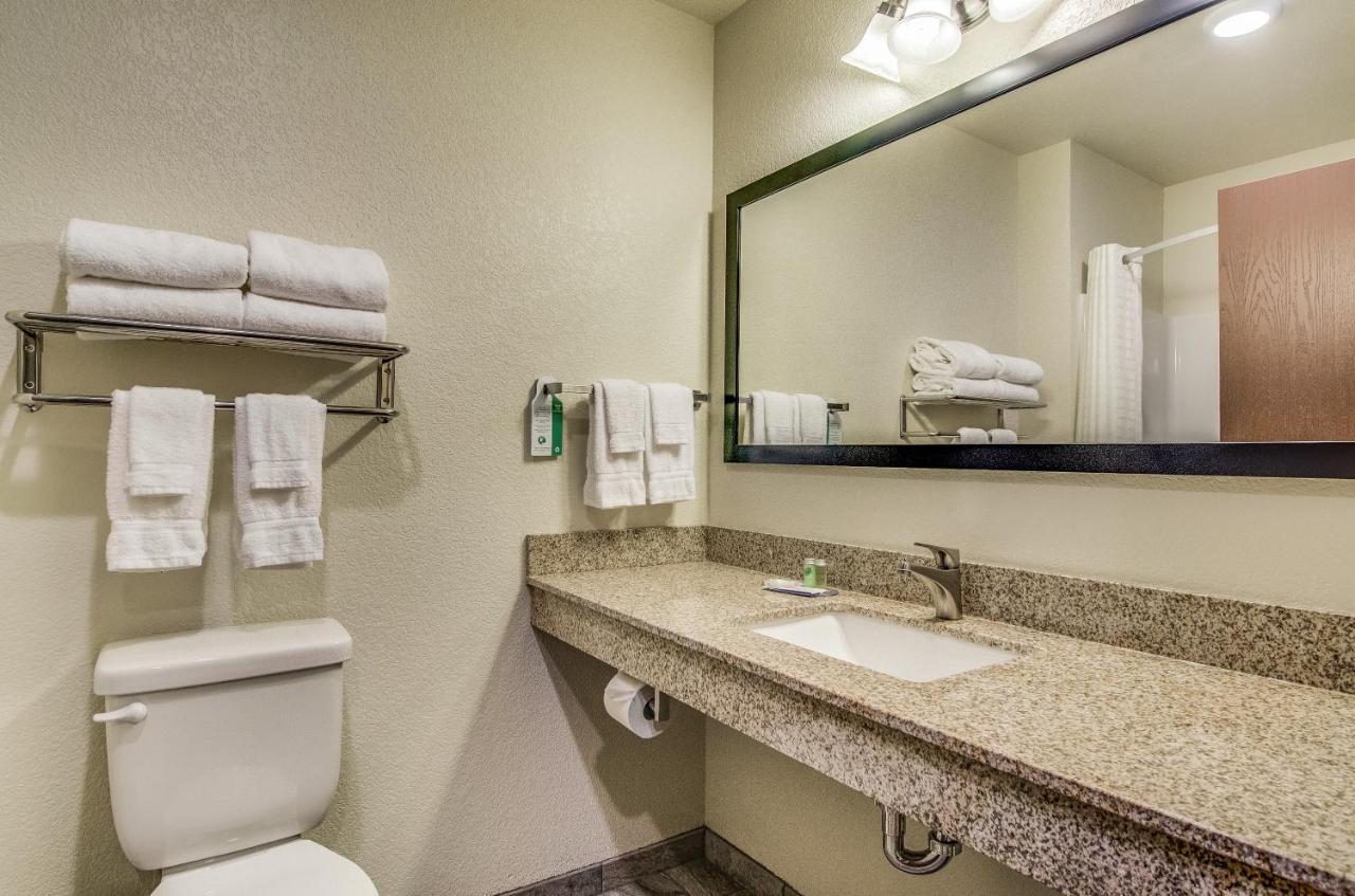Cobblestone Inn & Suites - Bridgeport Стая снимка