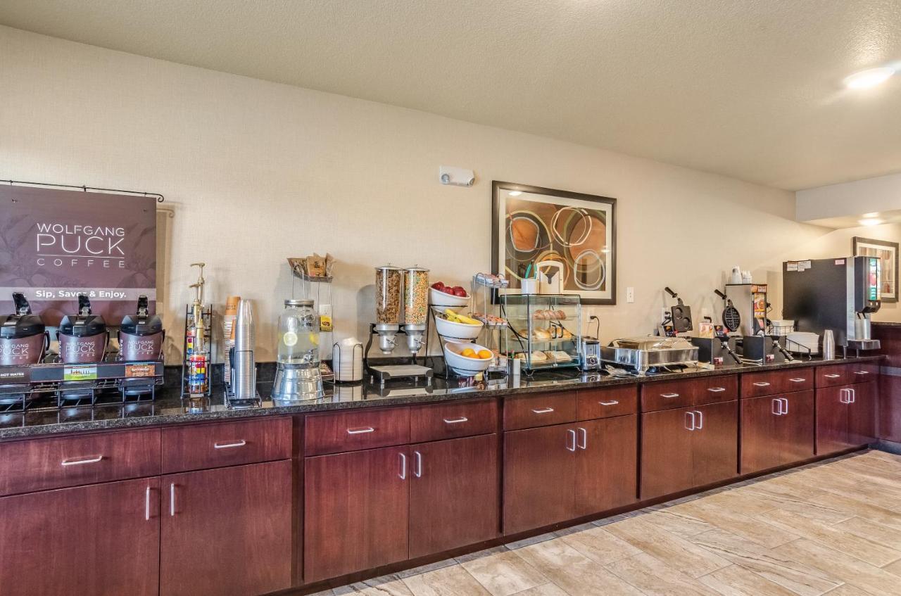 Cobblestone Inn & Suites - Bridgeport Екстериор снимка