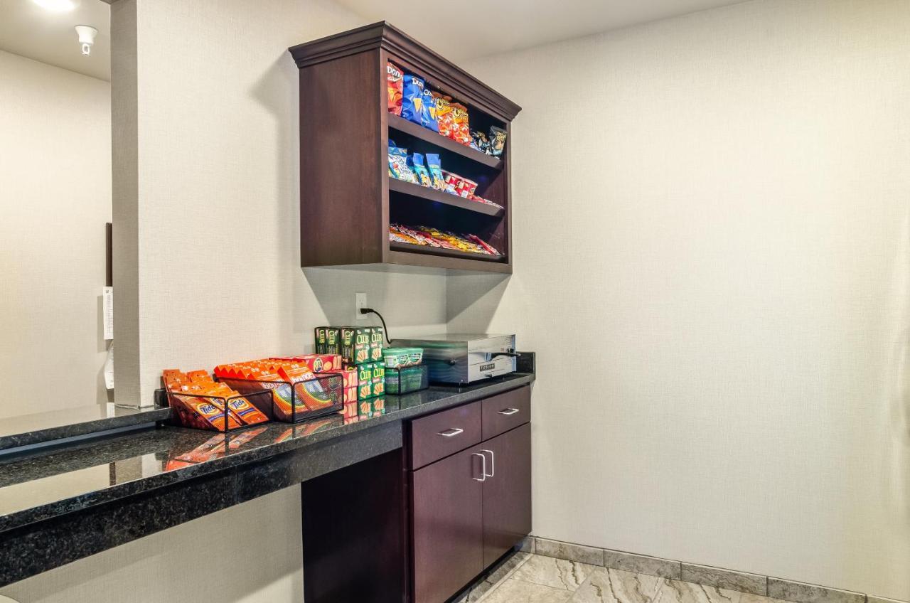 Cobblestone Inn & Suites - Bridgeport Екстериор снимка