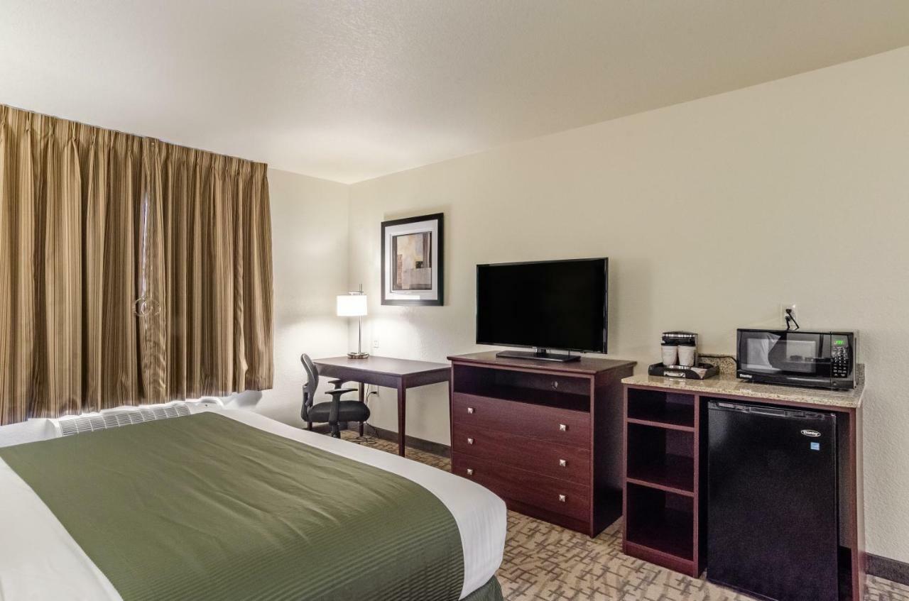 Cobblestone Inn & Suites - Bridgeport Екстериор снимка